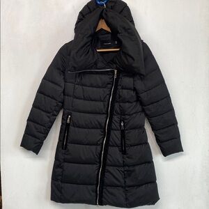 Tahari asymmetrical Brooklyn Duck Down Puffer Parka Jacket Black Sz S never worn